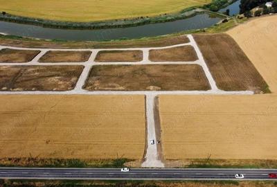 Intravilan In Rate in Frumusani-Pasarea | utilitati gaz, curent | #RG1 - 8