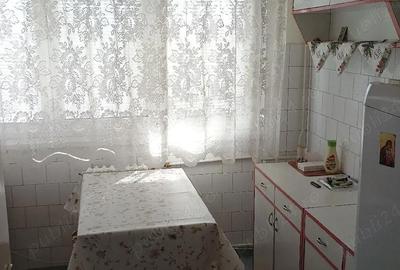 Apartament cu 3 camere semidecomandat în Central - 2