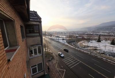 Apartament cu 2 camere decomandat în 1 Mai - 18