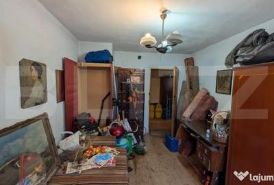 Casă cu 7 camere cu Teren 1656 Mp în Central - 2