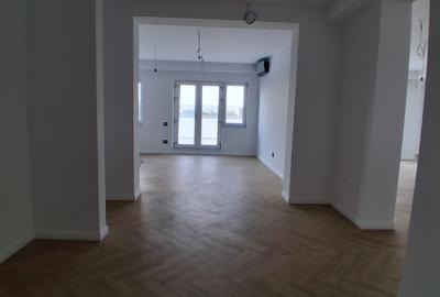 Penthouse cu 9 camere decomandat în Splaiul Unirii - 30