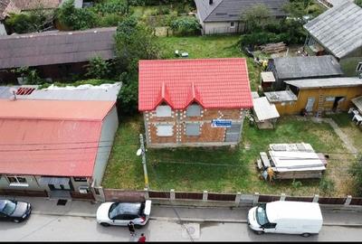 Casă cu Teren 250 Mp în Central - 3
