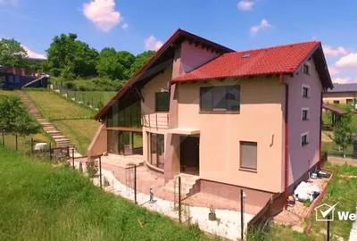 Casă individuală cu 5 camere cu Teren 2586 Mp în Iris