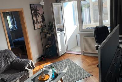 Apartament cu 2 camere semidecomandat în Central