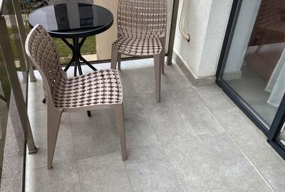 Garsonieră în Titan - 1