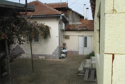 Vand casa compusa din 3 cladiri amenajate mobilate Deva Cristur - 3