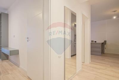 Apartament cu 3 camere semidecomandat, mobilat în Tractorul - 12