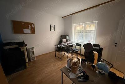 Spațiu comercial, de 60 mp, în Central - 4