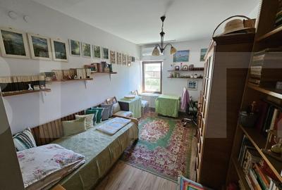 Apartament in vila, 47 mp, curte proprie de 37 mp - Cartier 23 August, Sector 3 - 4