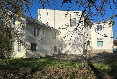 Casa de vanzare , anterior clinica medicala , 1174mp, 30 camere - 2