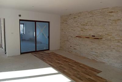 Casă cu 4 camere în Central - 16