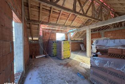 Casă cu 4 camere cu Teren 250 Mp în Central - 16