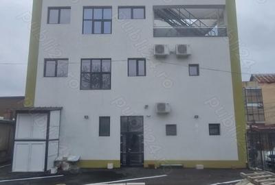 Spațiu comercial, de 500 mp, în Central - 3