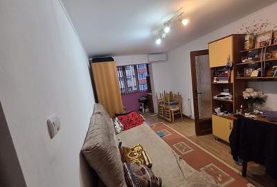 Apartament cu 3 camere semidecomandat în Central - 6
