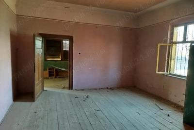Casă cu 10 camere în Zgribești - 3
