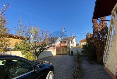 Casă cu 7 camere cu Teren 720 Mp în Bordei - 3