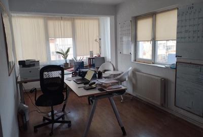 Spațiu comercial, de 40 mp, în Central - 5