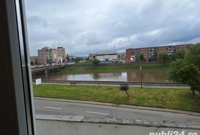 Inchiriez Ap 2 Camere Malul Timisului Decomandat - 2