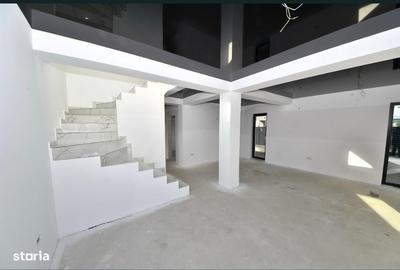 Casă cu 4 camere în Vânători - 4