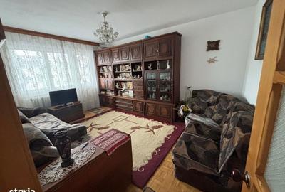 Apartament cu 3 camere decomandat, mobilat în Central
