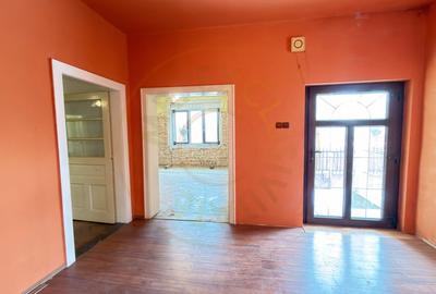 Proprietate cu 2 case | Teren 546 mp | Str. Albinelor Nr.18 - Carei - 2