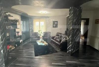 Casă cu 4 camere cu Teren 8000 Mp în Central - 16