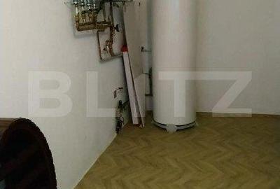 Casă cu 3 camere cu Teren 2116 Mp în Central - 1