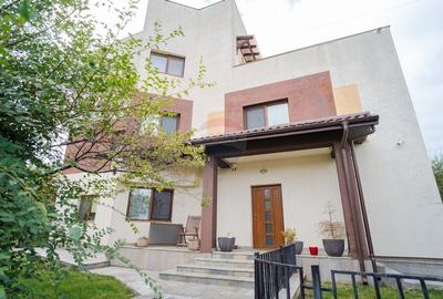 Casa / Vila cu 10 camere de vanzare - 1