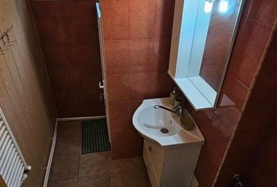 Apartament cu 3 camere semidecomandat în Cornișa - 3