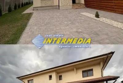 Casă cu 4 camere cu Teren 100 Mp în Central - 3