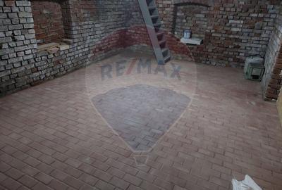 Spațiu comercial, de 53.799999237061 mp, în Unirii - 16