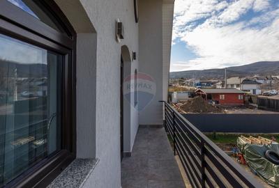 Casă cu 5 camere cu Teren 1000 Mp în Nicolae Bălcescu - 15