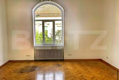 Apartament cu 4 camere decomandat în Central - 2