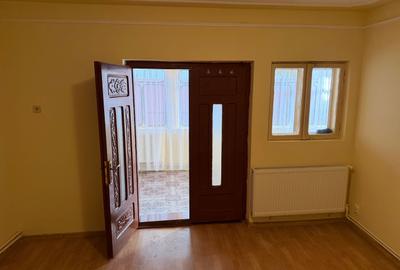 Casă cu 3 camere cu Teren 300 Mp în Central - 6