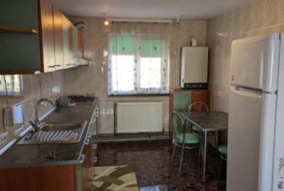 Proprietar vand apt 3 camere decomandat supraf 65 m2 - 2