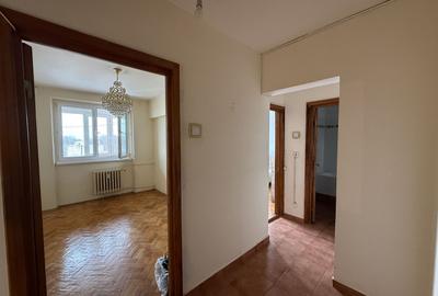 Apartament cu 3 camere decomandat, mobilat în 1 Mai - 9