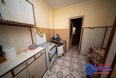 Apartament cu 3 camere semidecomandat în Babadag - 7