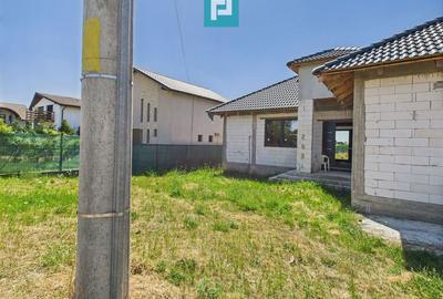 Casă cu 4 camere cu Teren 794 Mp în Mândruloc - 1