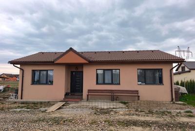 Casă cu 4 camere în Cătălina - 4