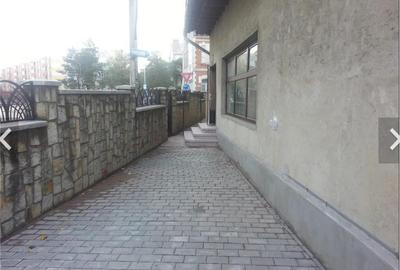 Casă cu 10 camere cu Teren 700 Mp în Rădăuți - 3