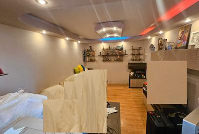 Lacul Tei, Maica Domnului aproape Parcul Circului - 7