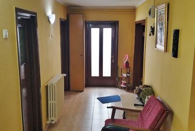 Casă cu 4 camere cu Canalizare în Km 4-5 - 4
