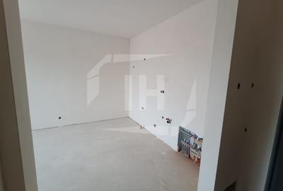 Apartament cu 2 camere semidecomandat în Mărăști