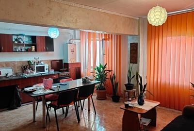 Apartament 3 camere decomandat, 65 mp, zona Bals - 2