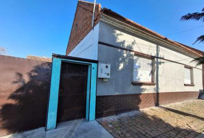 Casă cu 4 camere în Central - 2