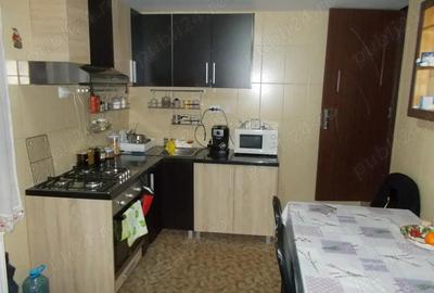 Casă cu 3 camere în Ghirodei