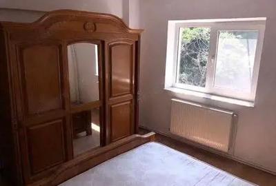 Apartament cu 4 camere decomandat, mobilat în Central - 1