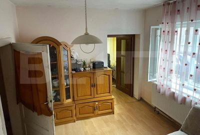 Casă cu 5 camere cu Teren 986 Mp în Pericei - 3