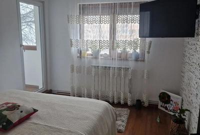 Apartament cu 4 camere decomandat în Central - 1