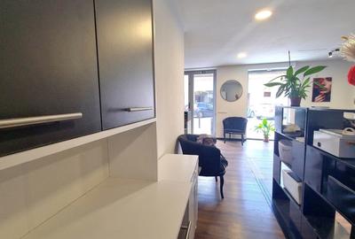 Spațiu comercial, de 83 mp, în Central - 8